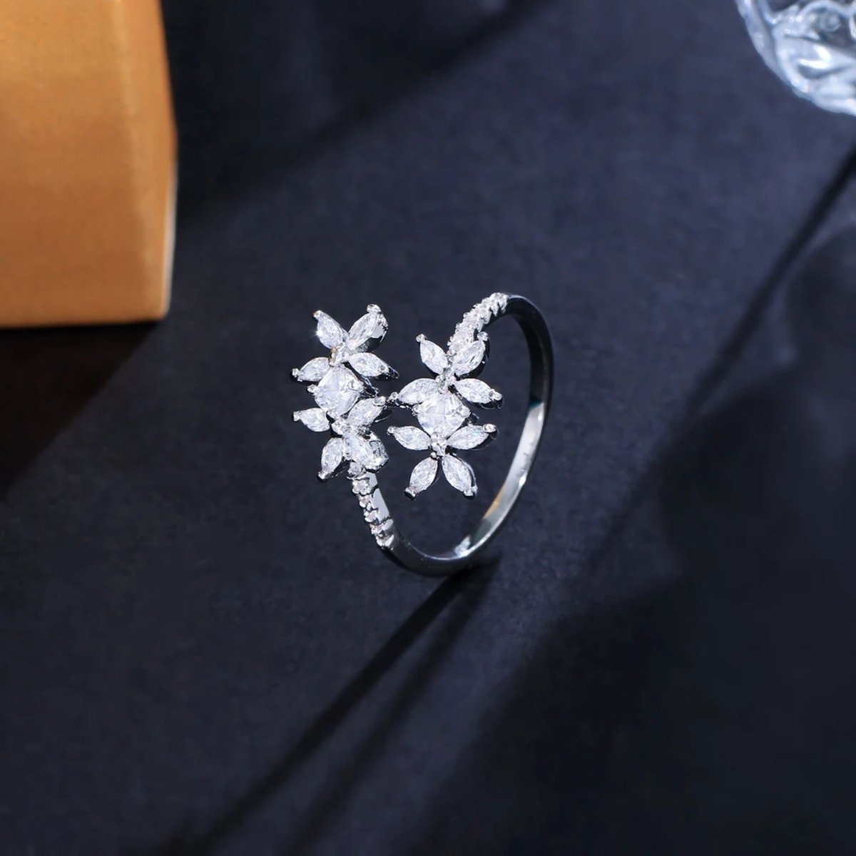 Open Petal Ring - ThreadsTrinkets.ae